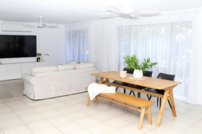 Bright & breezy coastal escape on the Sunshine Coast, family & pet friendly